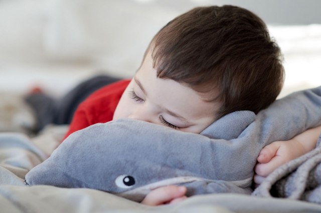 U koje vreme dete treba da ide na spavanje? VIDEO